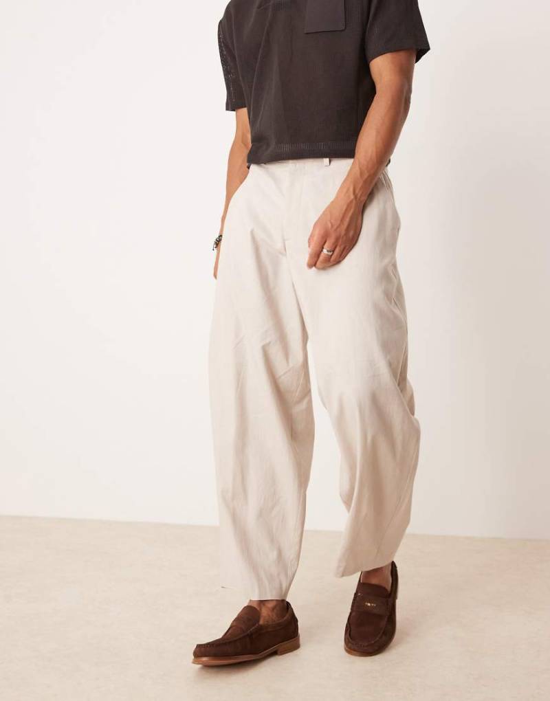 ASOS DESIGN - Elegante Barrel-Hose aus Leinen in Steinbeige mit weitem Bein-Neutral von ASOS DESIGN
