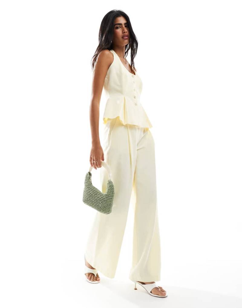 ASOS DESIGN - Elegante Hose aus Leinenmix in Buttermilchgelb mit weitem Bein von ASOS DESIGN