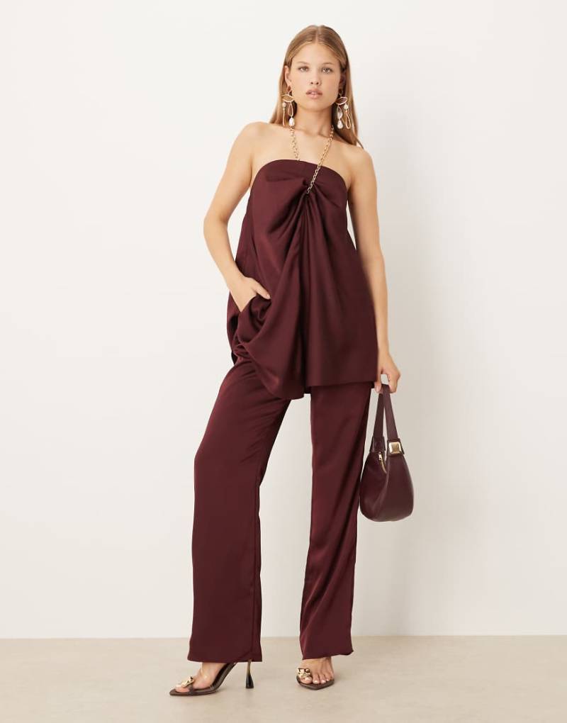 ASOS DESIGN - Elegante Hose aus Satin in Pflaumenlila mit geradem Bein, Kombiteil-Rot von ASOS DESIGN