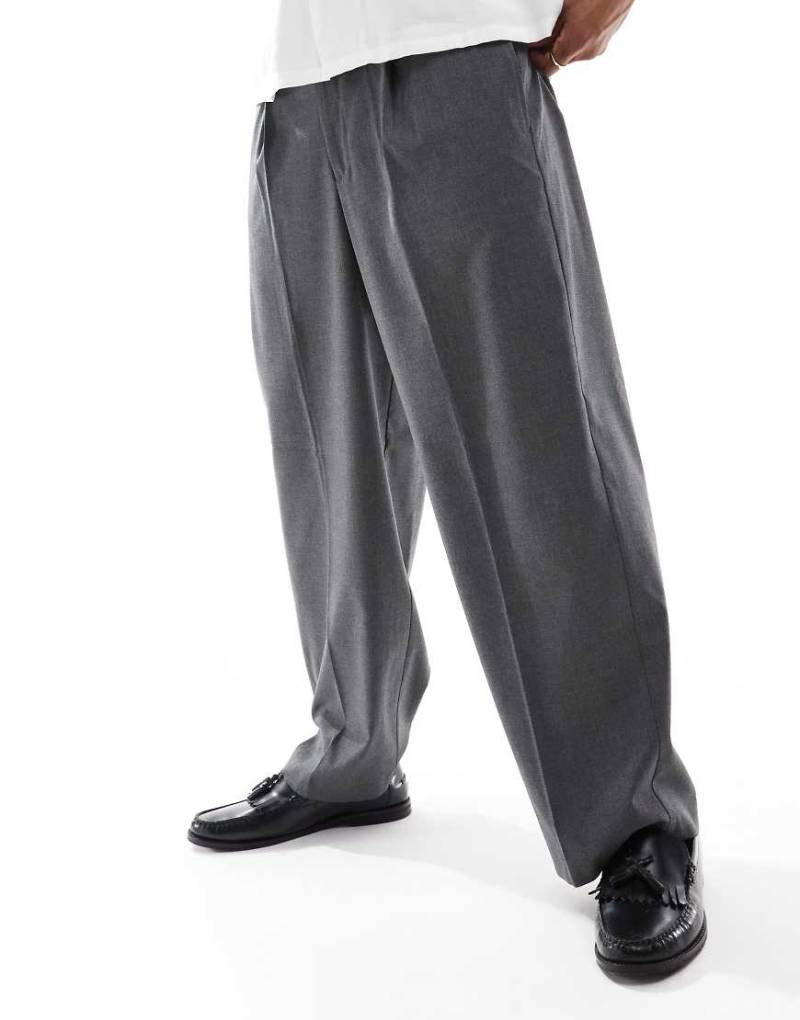 ASOS DESIGN - Elegante Hose in Anthrazit mit Ballon-Beinschnitt-Neutral ASOS DESIGN - Elegante Hose in Anthrazit mit Ballon-Beinschnitt-Neutral von ASOS DESIGN