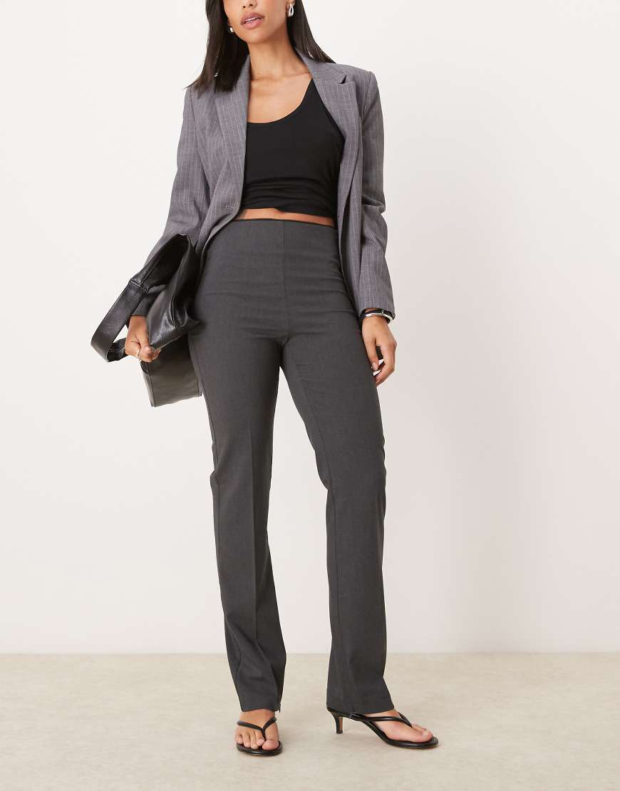 ASOS DESIGN - Elegante Hose in Anthrazit mit engem Schnitt und Spitzendetail an der Taille-Grau ASOS DESIGN - Elegante Hose in Anthrazit mit engem Schnitt und Spitzendetail an der Taille-Grau von ASOS DESIGN