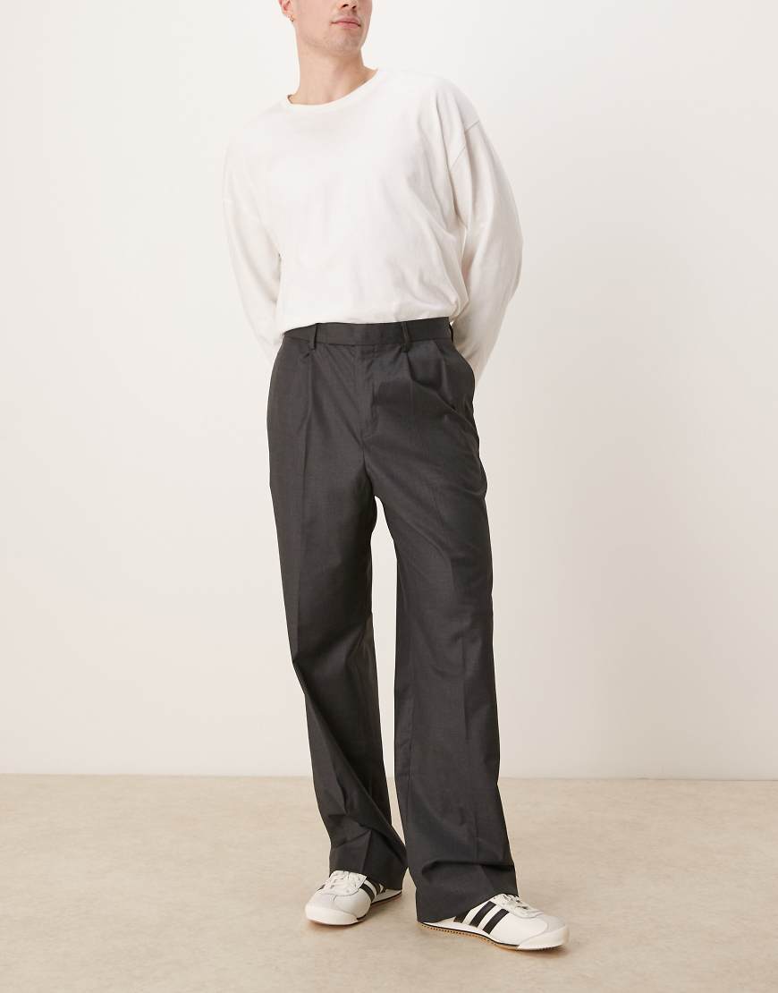 ASOS DESIGN - Elegante Hose in Anthrazit mit weitem Bein und doppelten Bundfalten-Grau von ASOS DESIGN