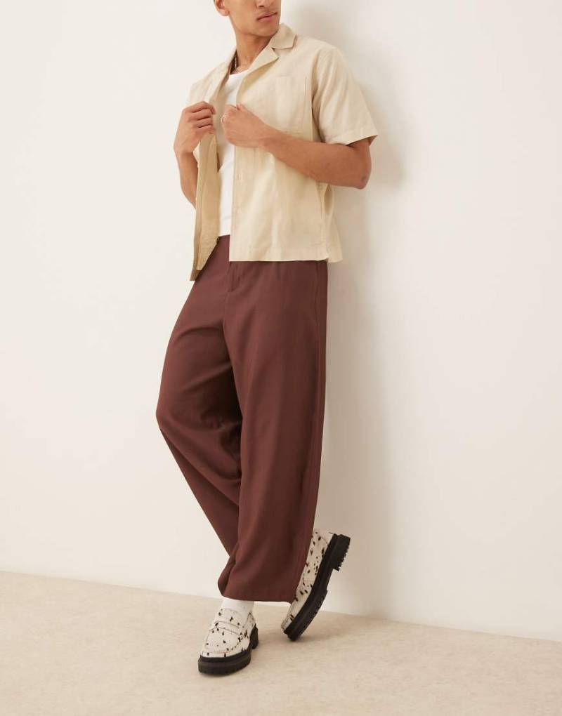 ASOS DESIGN - Elegante Hose in Braun mit stark schmal zulaufendem Schnitt-Grau von ASOS DESIGN