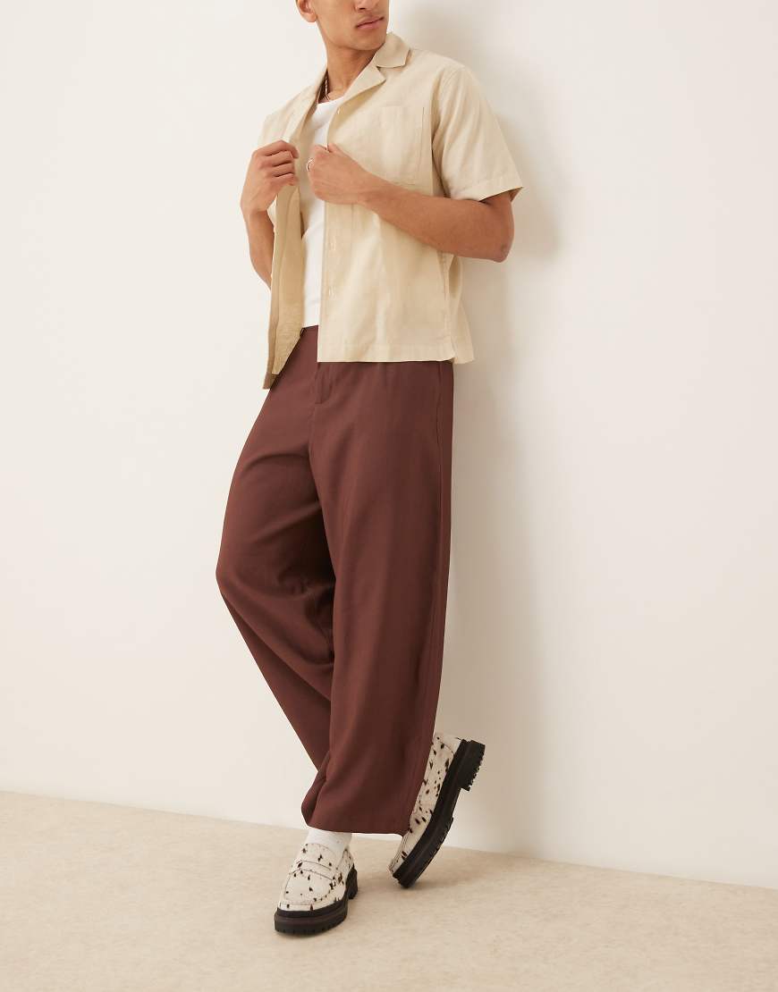 ASOS DESIGN - Elegante Hose in Braun mit stark schmal zulaufendem Schnitt-Grau ASOS DESIGN - Elegante Hose in Braun mit stark schmal zulaufendem Schnitt-Grau von ASOS DESIGN