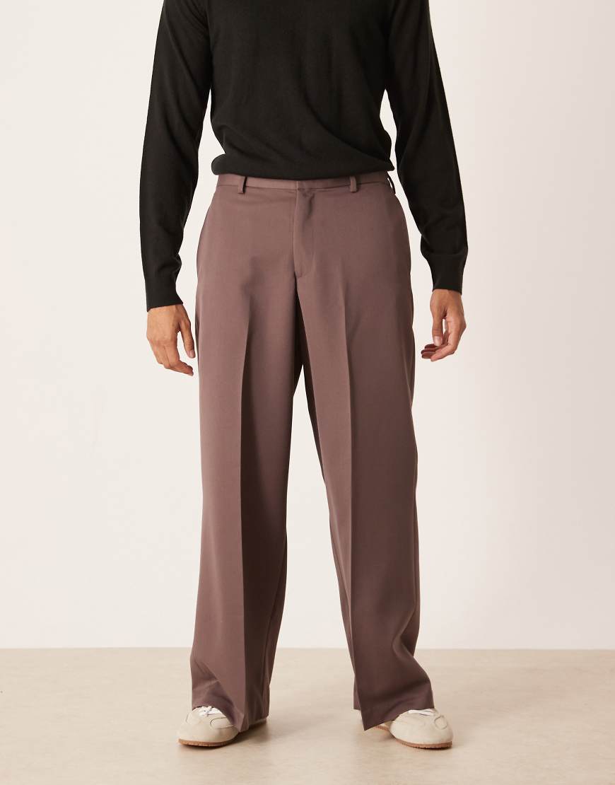 ASOS DESIGN - Elegante Hose in Braun mit weitem Bein und Elastikbund-Lila von ASOS DESIGN