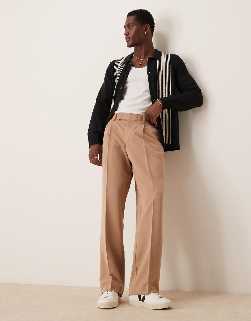 ASOS DESIGN - Elegante Hose in Camel mit weitem Bein und Bundfalte-Braun ASOS DESIGN - Elegante Hose in Camel mit weitem Bein und Bundfalte-Braun von ASOS DESIGN