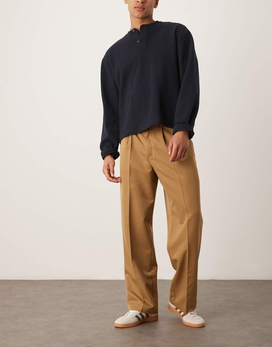ASOS DESIGN - Elegante Hose in Camel mit weitem Bein und Bundfalten-Braun ASOS DESIGN - Elegante Hose in Camel mit weitem Bein und Bundfalten-Braun von ASOS DESIGN