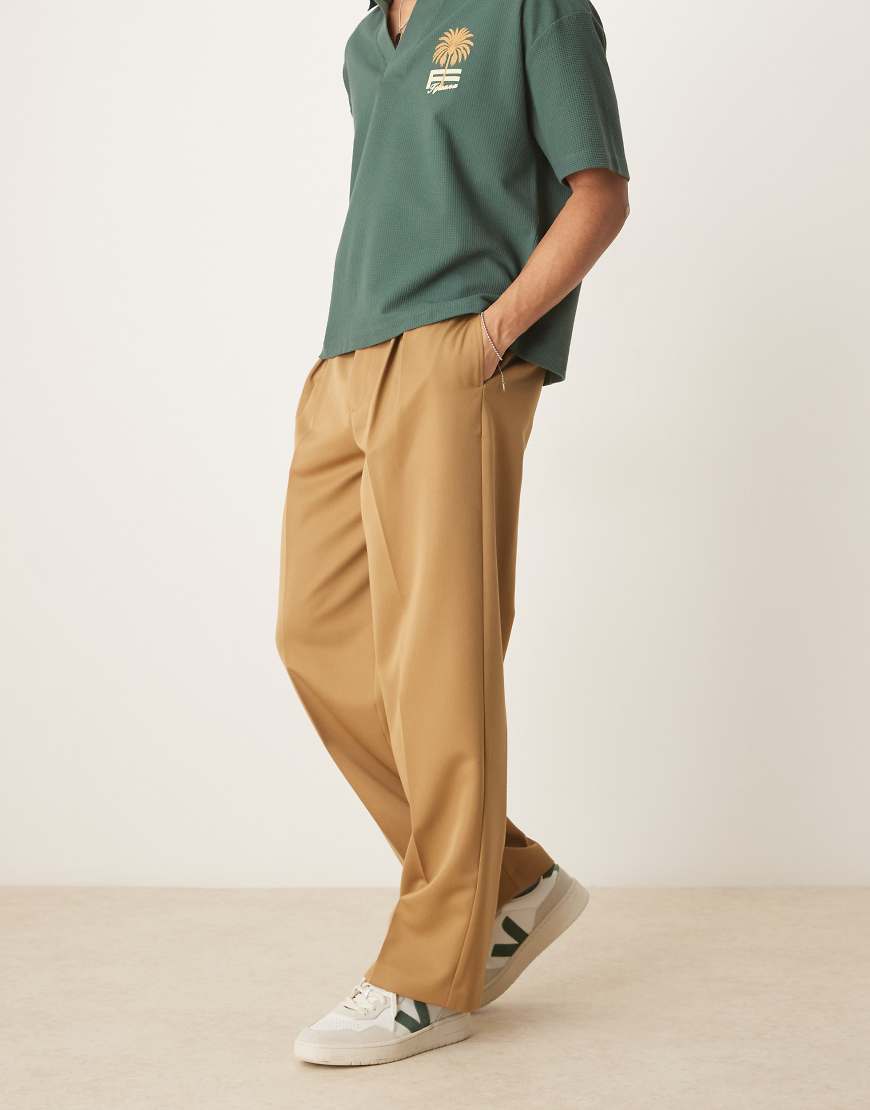 ASOS DESIGN - Elegante Hose in Camel mit weitem Bein und Kellerfalten-Braun ASOS DESIGN - Elegante Hose in Camel mit weitem Bein und Kellerfalten-Braun von ASOS DESIGN