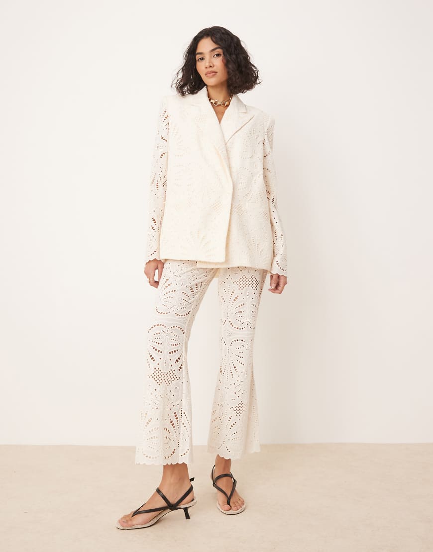 ASOS DESIGN - Elegante Hose in Cremeweiß mit Stickerei, Kombiteil-Keine Farbe von ASOS DESIGN