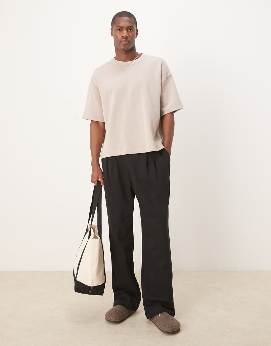 ASOS DESIGN - Elegante Hose in Schwarz mit Falten und extremer Oversize-Passform-Braun ASOS DESIGN - Elegante Hose in Schwarz mit Falten und extremer Oversize-Passform-Braun von ASOS DESIGN