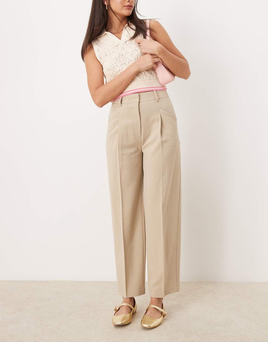 ASOS DESIGN - Elegante, schmal zulaufende Hose in Steinbeige-Neutral von ASOS DESIGN