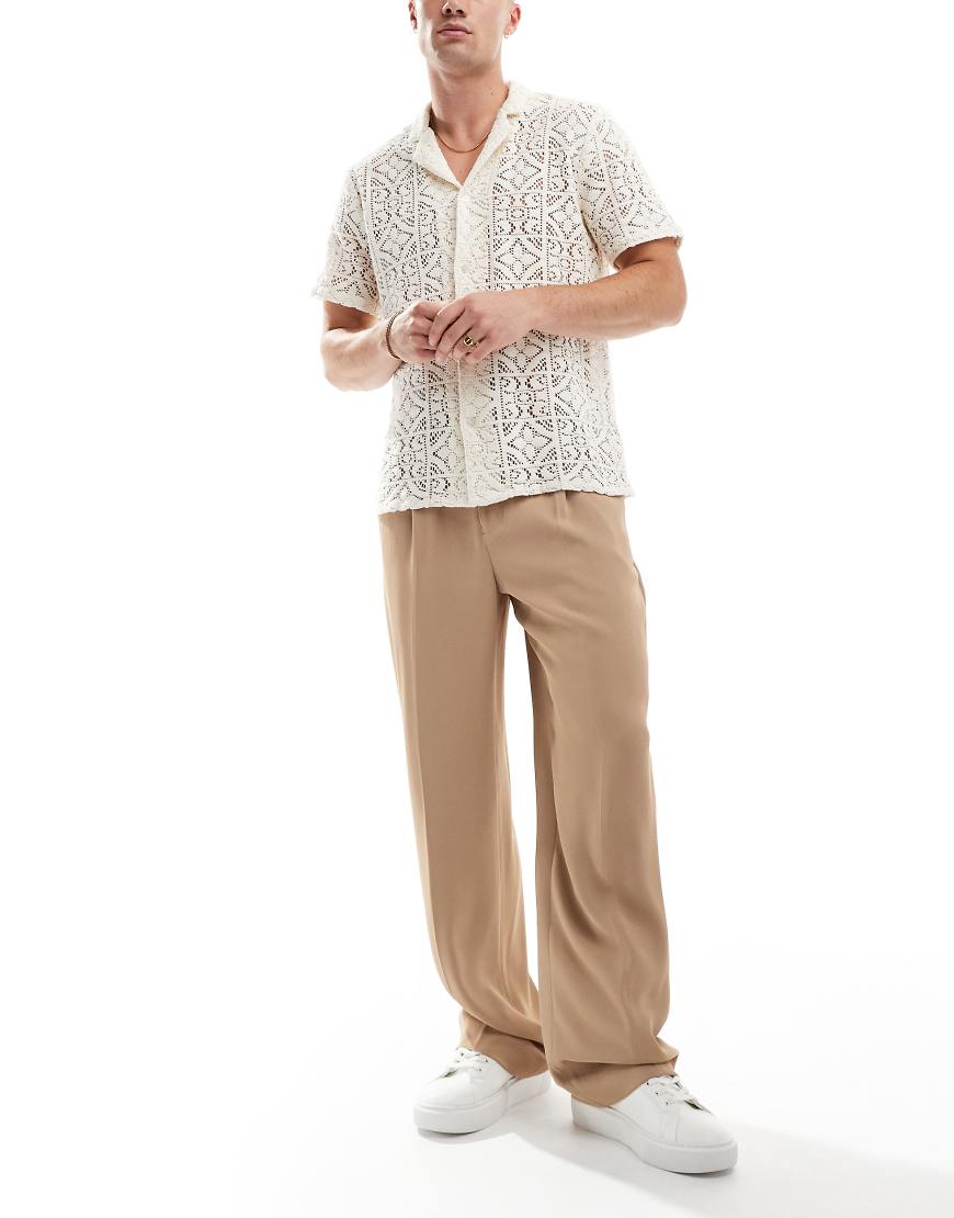 ASOS DESIGN - Elegante Hose in Steinbeige mit weitem Schnitt und Bundfalten vorn-Neutral ASOS DESIGN - Elegante Hose in Steinbeige mit weitem Schnitt und Bundfalten vorn-Neutral von ASOS DESIGN