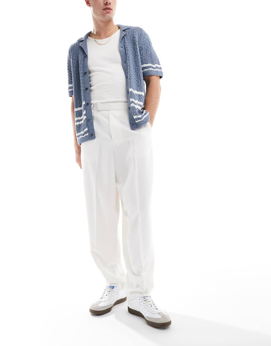 ASOS DESIGN - Elegante Hose in Weiß mit Ballon-Beinschnitt ASOS DESIGN - Elegante Hose in Weiß mit Ballon-Beinschnitt von ASOS DESIGN