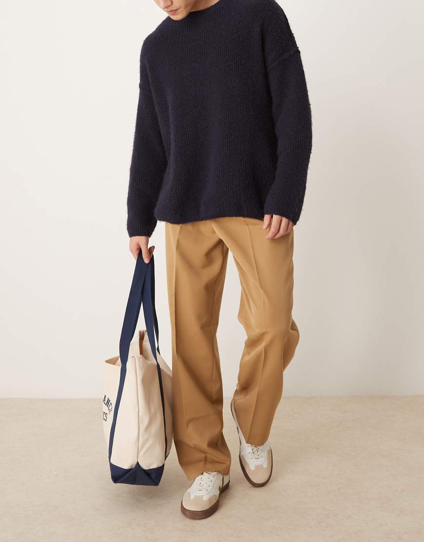 ASOS DESIGN - Elegante Hose in staubigem Kamelbraun mit weitem Bein und Bundfalten-Neutral von ASOS DESIGN