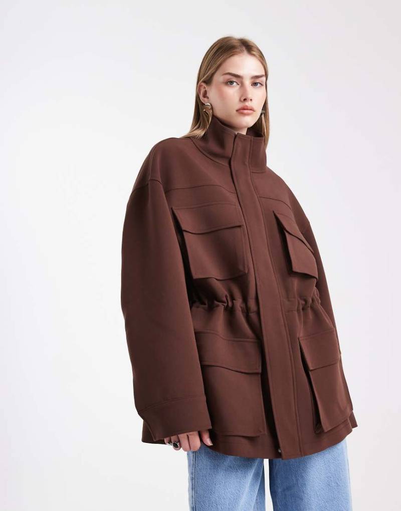 ASOS DESIGN - Elegante Jacke in Schokobraun im Military-Stil mit aufgesetzten Taschen-Brown von ASOS DESIGN