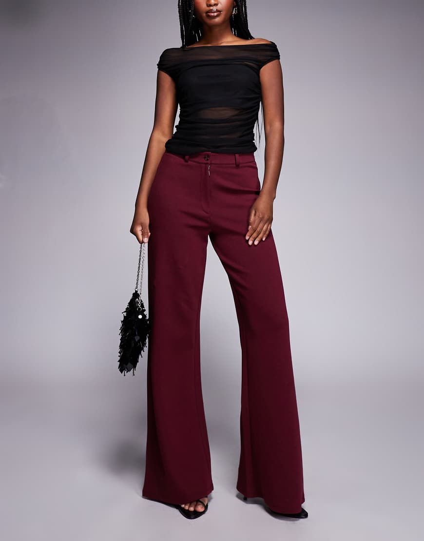 ASOS DESIGN - Elegante Jerseyhose in Beerenrot mit weitem Bein von ASOS DESIGN