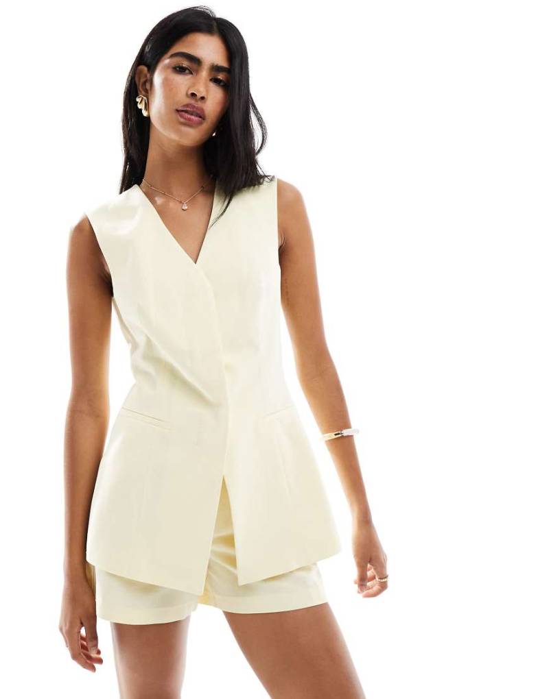 ASOS DESIGN - Elegante Longline-Weste aus Leinenmix in Buttermilchgelb von ASOS DESIGN