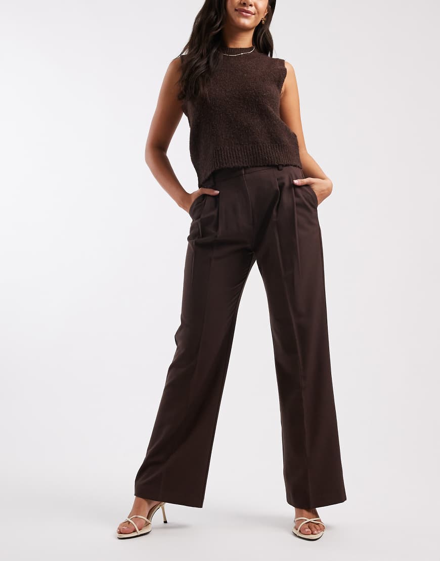 ASOS DESIGN - Elegante Schlaghose mit Relaxed-Fit-in Schokoladenbraun-Brown von ASOS DESIGN