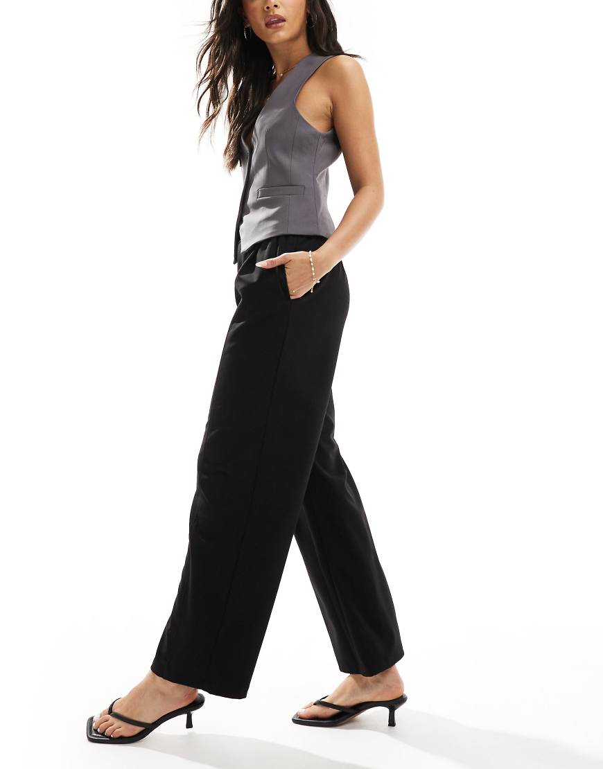 ASOS DESIGN - Elegante Schlupfhose in Schwarz mit abgerundetem Bein von ASOS DESIGN