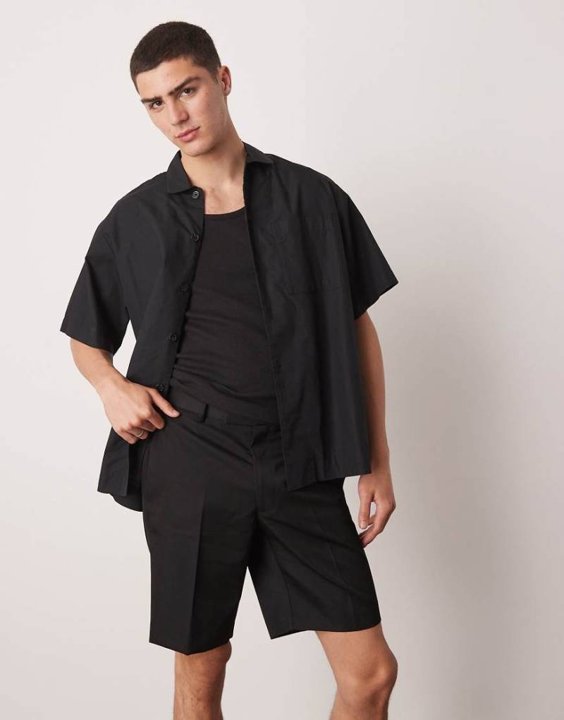 ASOS DESIGN - Elegante Shorts in Schwarz mit geradem Schnitt von ASOS DESIGN