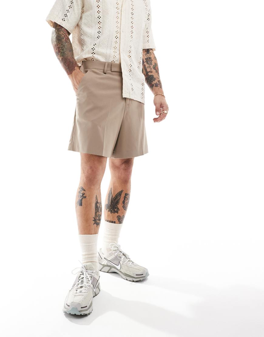 ASOS DESIGN - Elegante Shorts in Steinbeige mit lockerem Schnitt-Neutral ASOS DESIGN - Elegante Shorts in Steinbeige mit lockerem Schnitt-Neutral von ASOS DESIGN