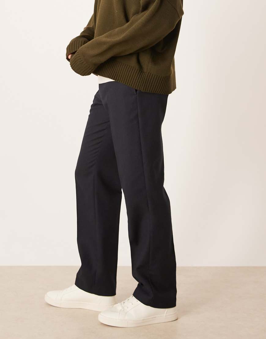 ASOS DESIGN - Elegante Straight-Fit-Hose aus Wollmix in Marineblau von ASOS DESIGN