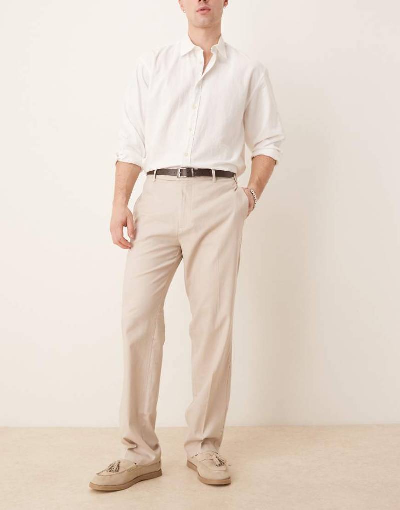 ASOS DESIGN - Elegante Straight Fit Hose in Steinbeige aus Leinenmix-Neutral von ASOS DESIGN