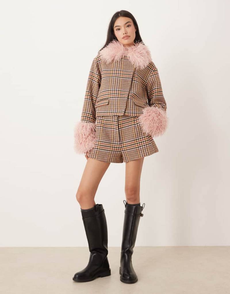 ASOS DESIGN - Elegante Tweed-Shorts mit Karomuster, Kombiteil-Bunt von ASOS DESIGN