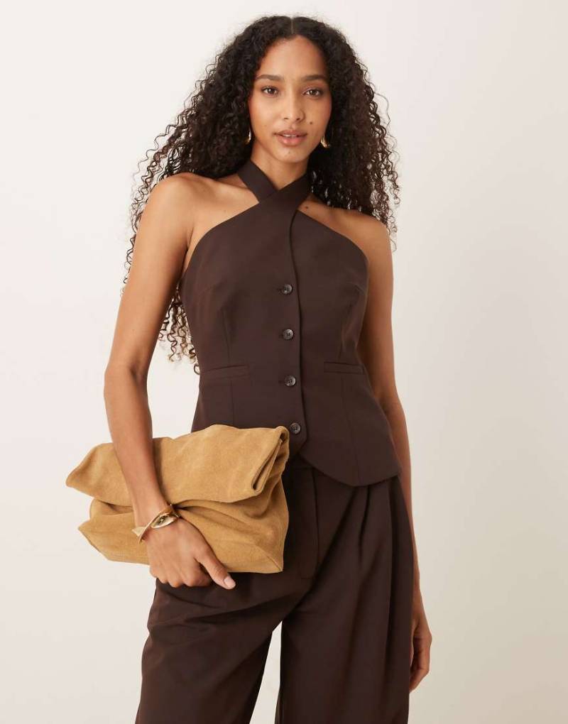 ASOS DESIGN - Elegante Weste in Schokobraun mit überkreuztem Neckholder-Träger, Kombiteil-Brown von ASOS DESIGN