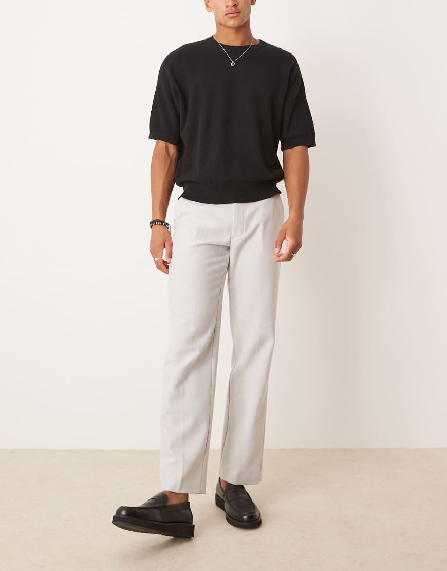 ASOS DESIGN - Elegante Hose in Hellgrau mit geradem Bein, Wollanteil und Fischgrätmuster ASOS DESIGN - Elegante Hose in Hellgrau mit geradem Bein, Wollanteil und Fischgrätmuster von ASOS DESIGN
