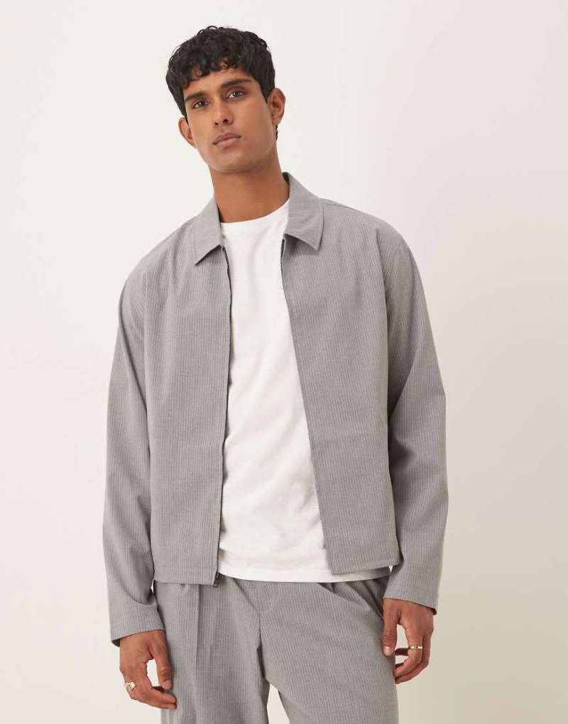 ASOS DESIGN - Elegante kurze Harrington-Jacke in Grau mit Nadelstreifen, Kombiteil von ASOS DESIGN