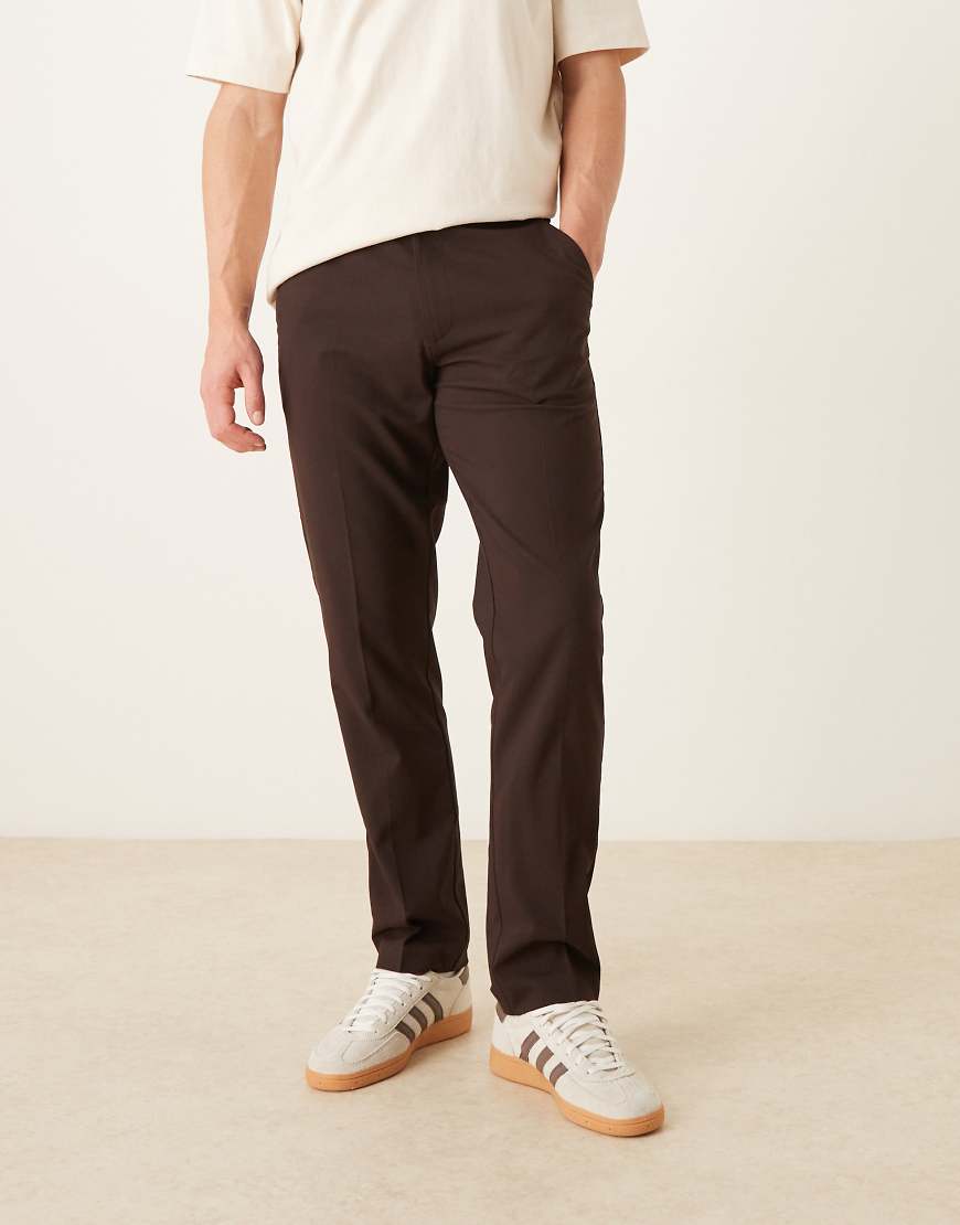 ASOS DESIGN - Elegante schmale Hose in Dunkelbraun-Brown von ASOS DESIGN
