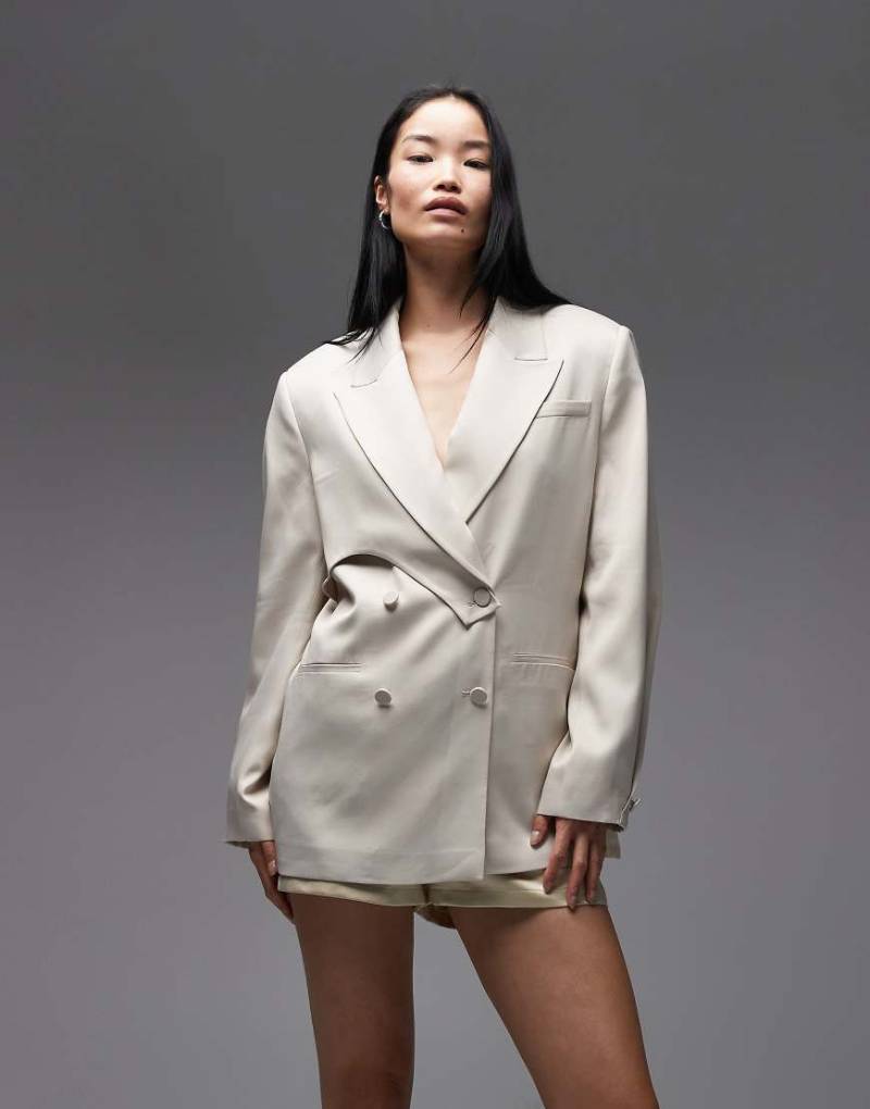 ASOS DESIGN - Eleganter Blazer aus Satin im Deconstructed-Design-Weiß von ASOS DESIGN