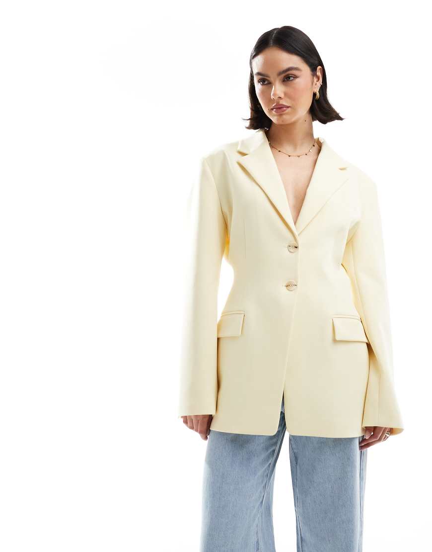 ASOS DESIGN - Eleganter Blazer in Buttermilch mit geraffter Taille-Gelb von ASOS DESIGN
