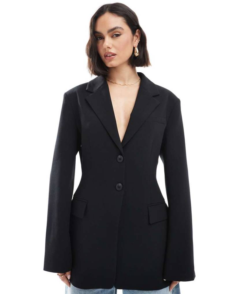 ASOS DESIGN - Eleganter Blazer in Schwarz mit geraffter Taille von ASOS DESIGN