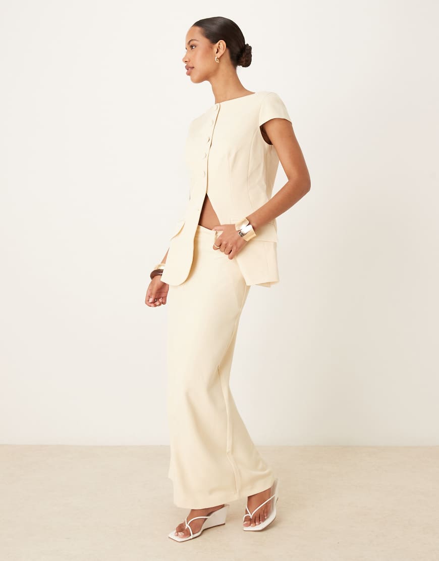 ASOS DESIGN - Eleganter Maxirock in Buttermilchgelb, Kombiteil von ASOS DESIGN