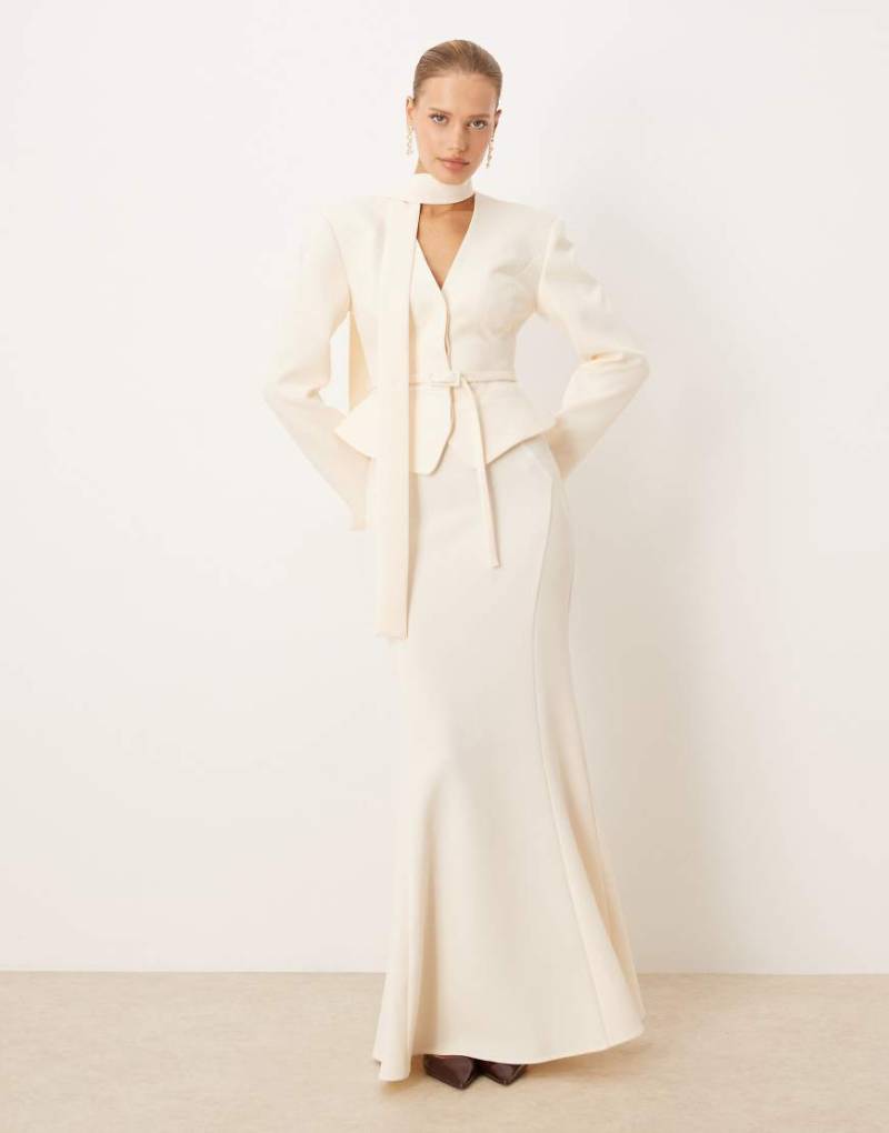 ASOS DESIGN - Eleganter Maxirock in Buttermilchgelb mit Schwalbenschwanz-Saum, Kombiteil von ASOS DESIGN