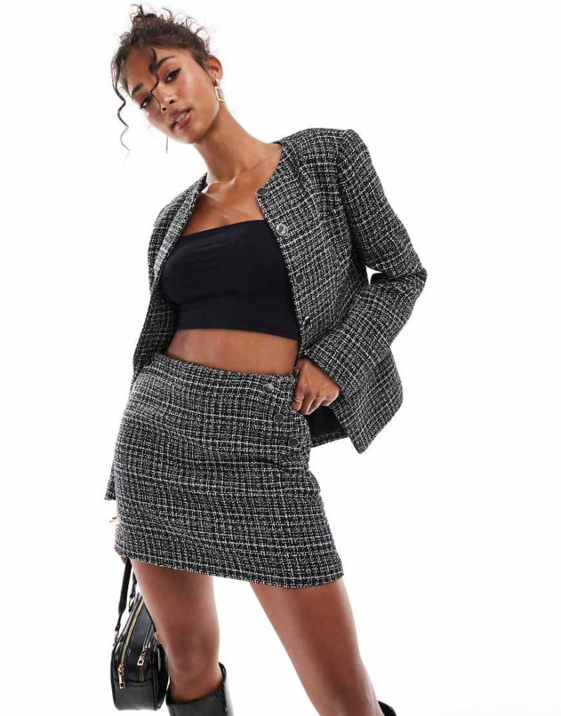 ASOS DESIGN - Eleganter Minirock aus Bouclé in Schwarz-Weiß, Kombiteil von ASOS DESIGN