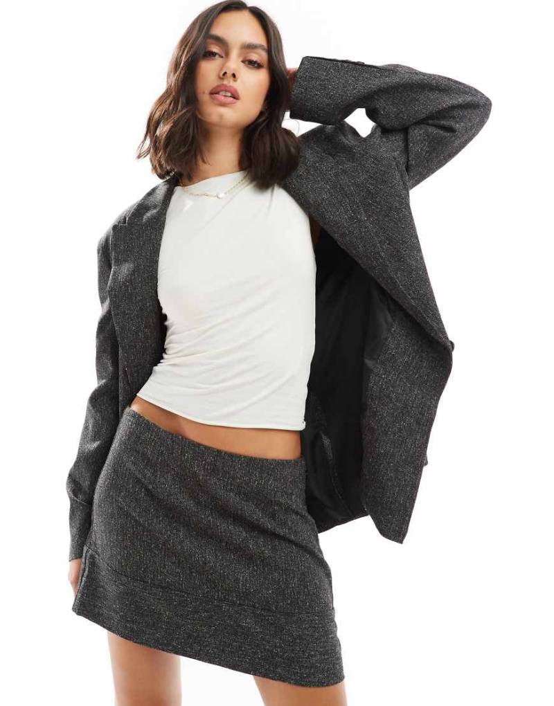 ASOS DESIGN - Eleganter Minirock mit breitem Saum-Bunt von ASOS DESIGN