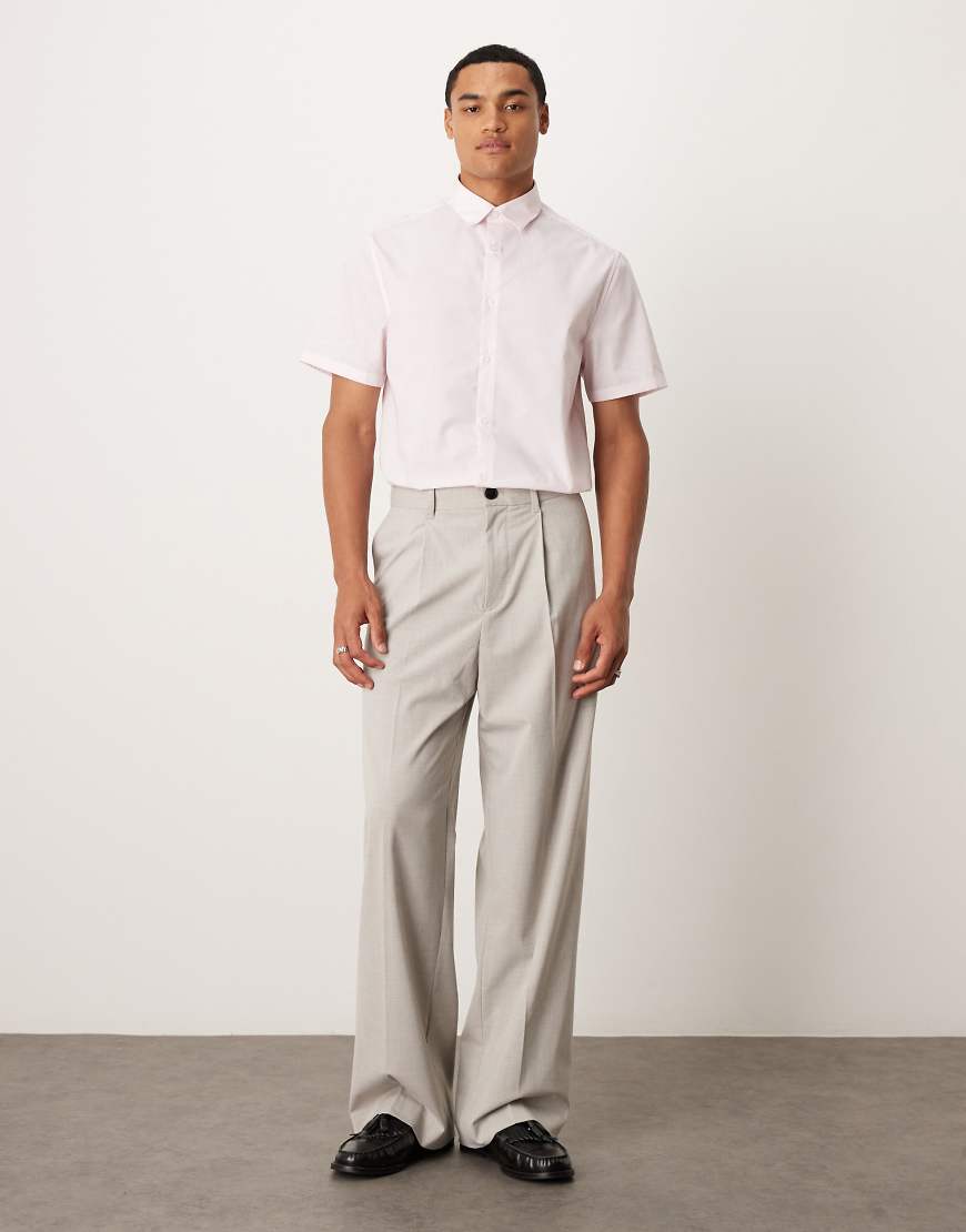 ASOS DESIGN - Elegantes, leicht zu bügelndes Popeline-Hemd in Hellrosa mit regulärer Passform ASOS DESIGN - Elegantes, leicht zu bügelndes Popeline-Hemd in Hellrosa mit regulärer Passform von ASOS DESIGN