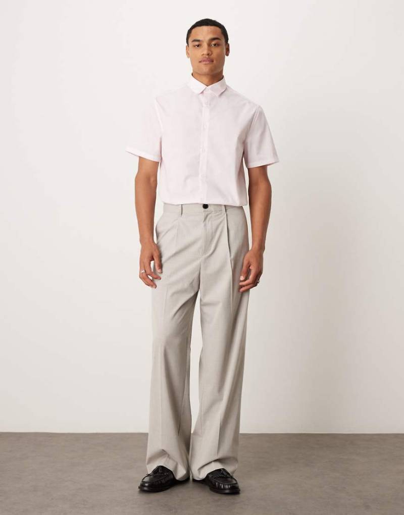 ASOS DESIGN - Elegantes, leicht zu bügelndes Popeline-Hemd in Hellrosa mit regulärer Passform von ASOS DESIGN