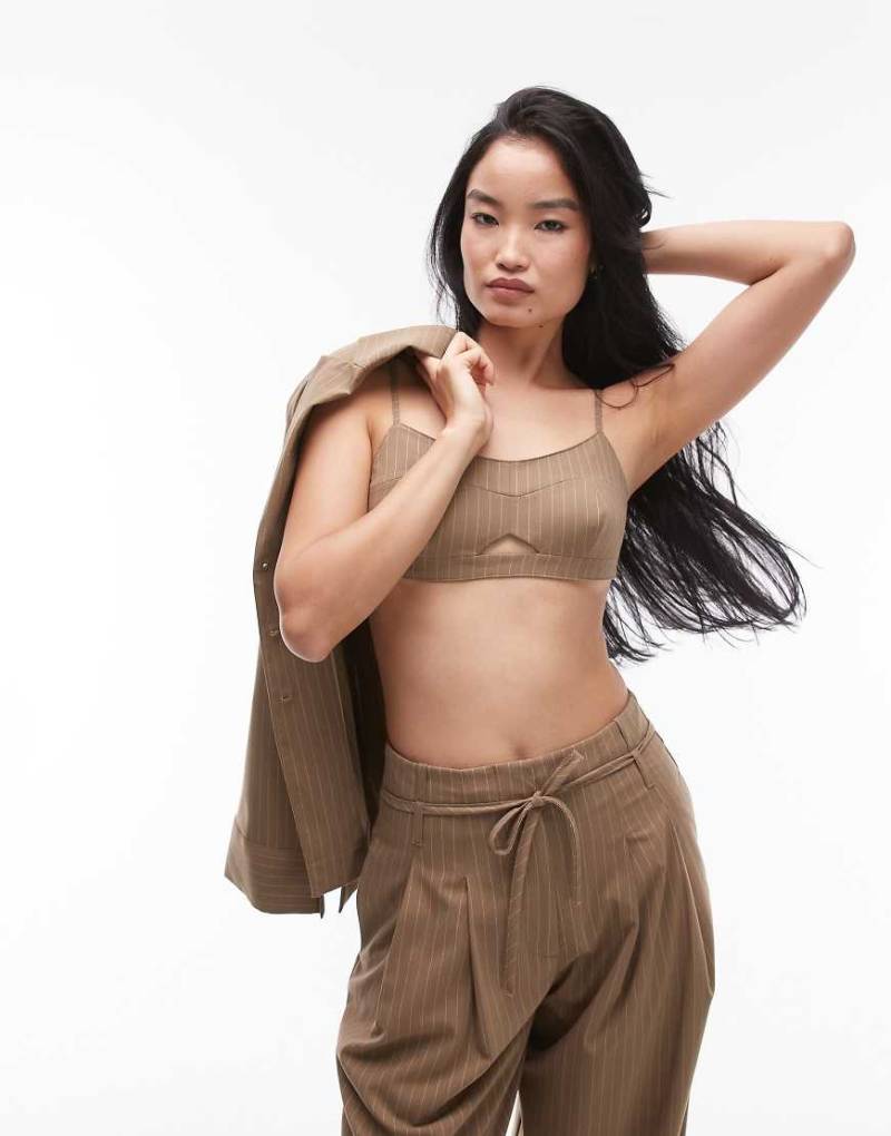 ASOS DESIGN - Elegantes Bustier in Kamelbraun mit Nadelstreifen-Blau von ASOS DESIGN