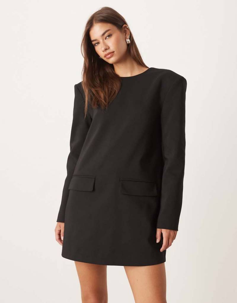 ASOS DESIGN - Elegantes Etuikleid in Schwarz mit Schulterpolstern ASOS DESIGN - Elegantes Etuikleid in Schwarz mit Schulterpolstern von ASOS DESIGN
