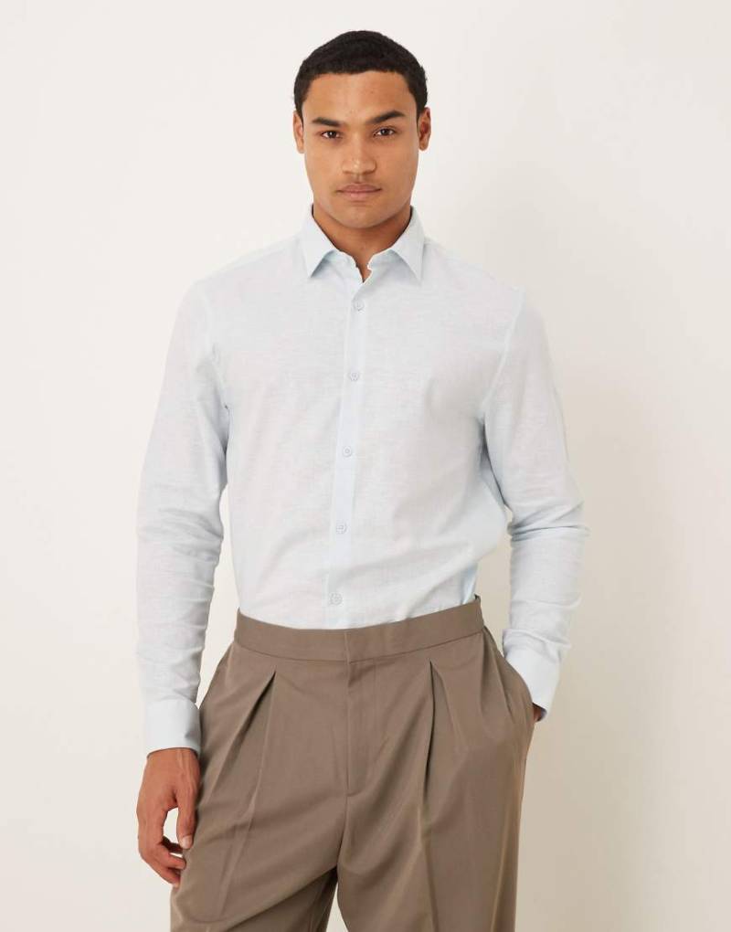 ASOS DESIGN - Elegantes Hemd aus Leinenmix in Blau mit regulärem Schnitt ASOS DESIGN - Elegantes Hemd aus Leinenmix in Blau mit regulärem Schnitt von ASOS DESIGN