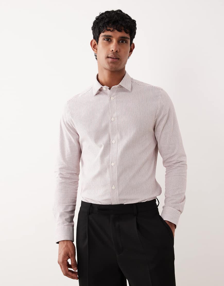 ASOS DESIGN - Elegantes Slim Fit Hemd in Burgunderrot gestreift von ASOS DESIGN