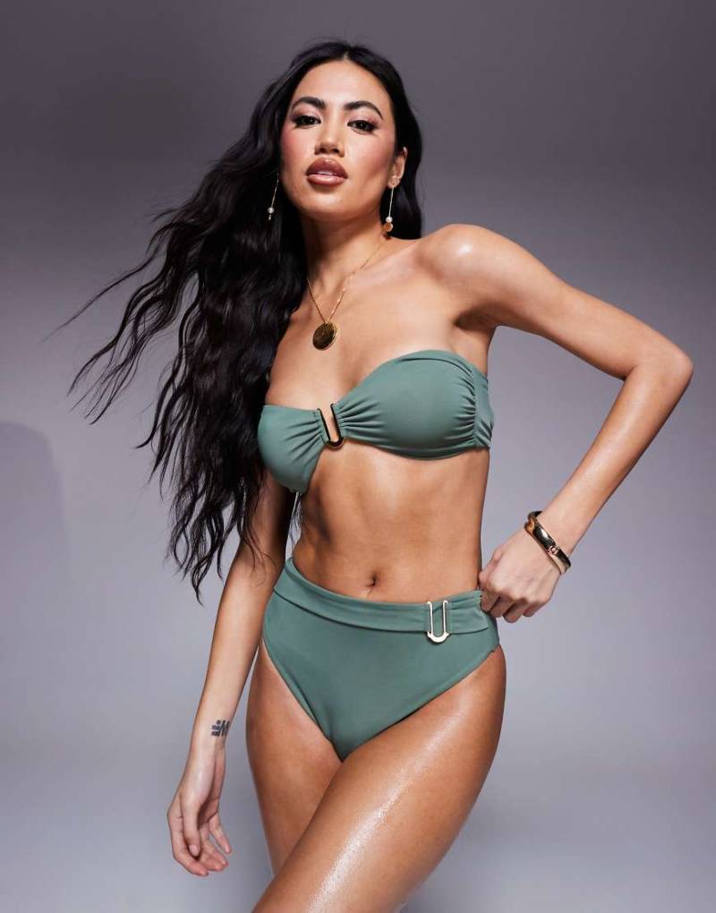 ASOS DESIGN - Ella - Bikinihose in Khaki mit hohem Bund und goldener Verzierung-Grün von ASOS DESIGN