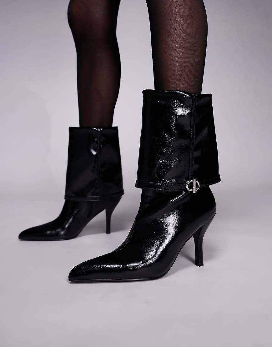 ASOS DESIGN - Ella - Stiefeletten in Schwarz mit weitem Schaft, Absatz und Schnallenverzierung ASOS DESIGN - Ella - Stiefeletten in Schwarz mit weitem Schaft, Absatz und Schnallenverzierung von ASOS DESIGN