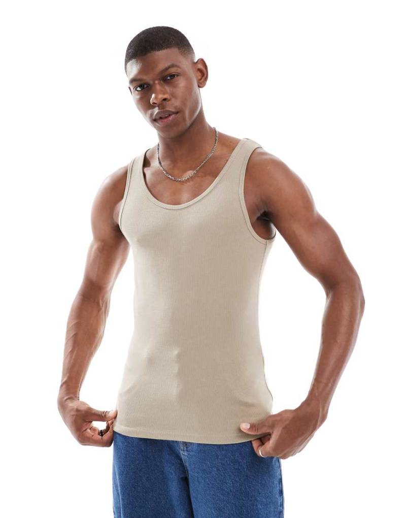ASOS DESIGN - Geripptes Basic-Muskelshirt in Steinbeige-Neutral von ASOS DESIGN