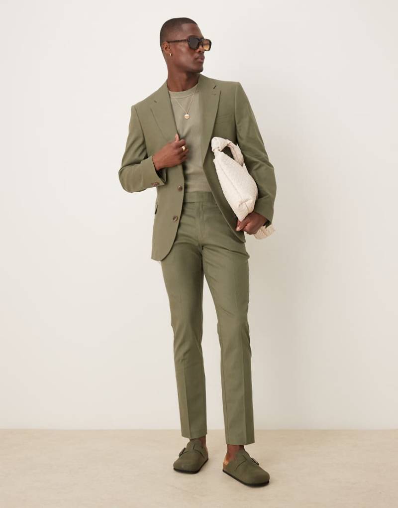 ASOS DESIGN - Eng geschnittene Anzughose aus Leinenmix in Olivgrün von ASOS DESIGN