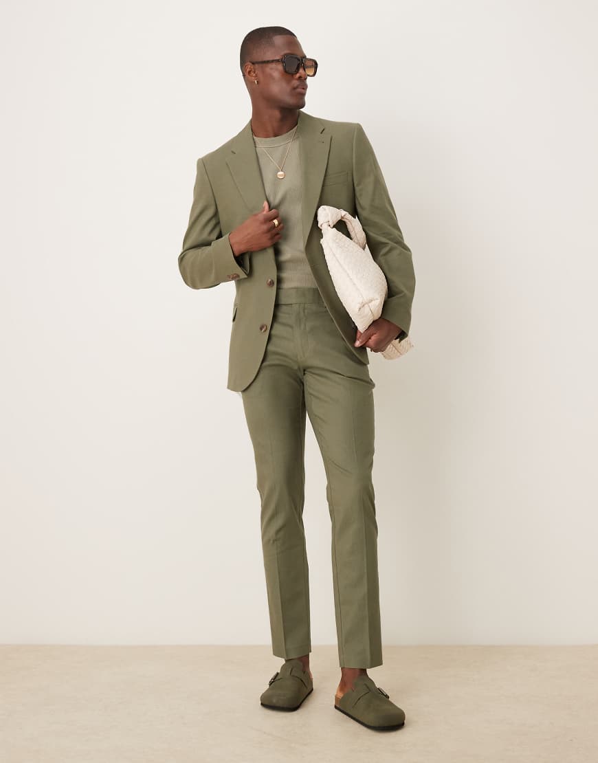 ASOS DESIGN - Eng geschnittene Anzughose aus Leinenmix in Olivgrün ASOS DESIGN - Eng geschnittene Anzughose aus Leinenmix in Olivgrün von ASOS DESIGN